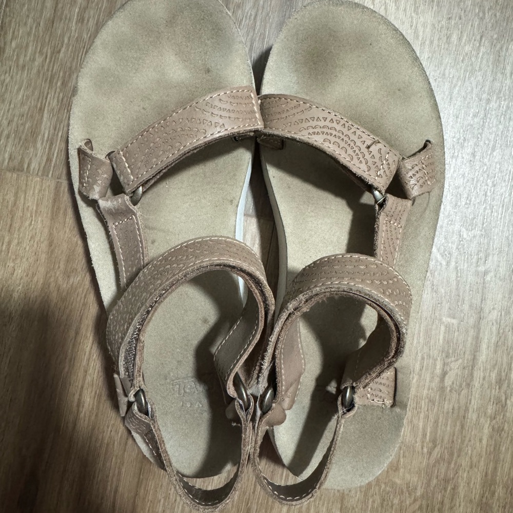 Teva mid form universal sandals